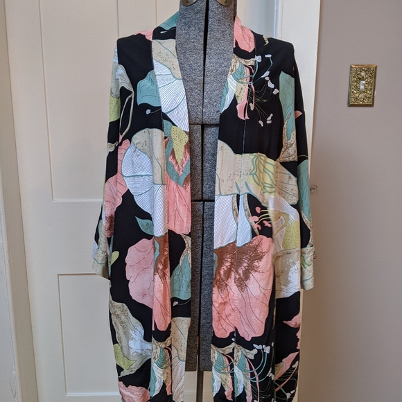 Dark floral kimono viscose robe - Picture 2 of 5